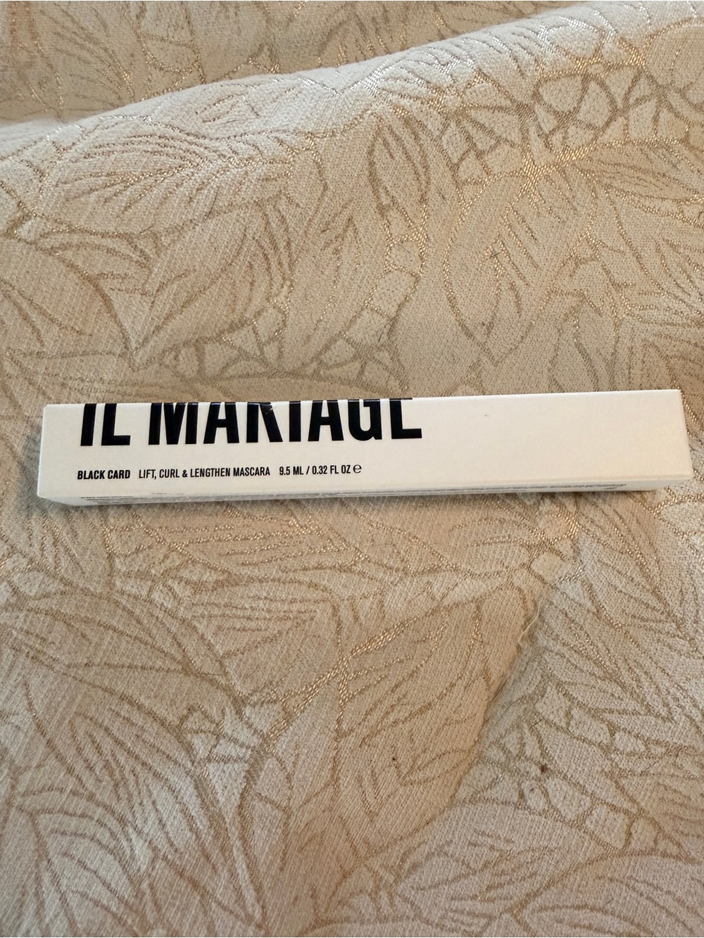 IL MAKIAGE Black Mascara — White Box